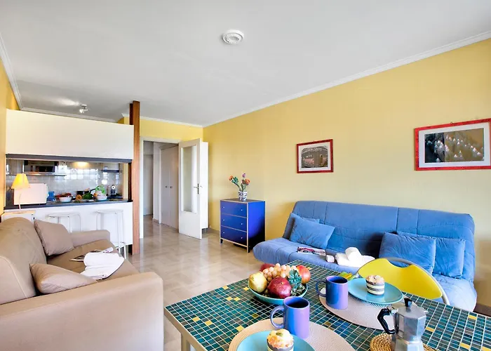 Les Oliviers - Happy