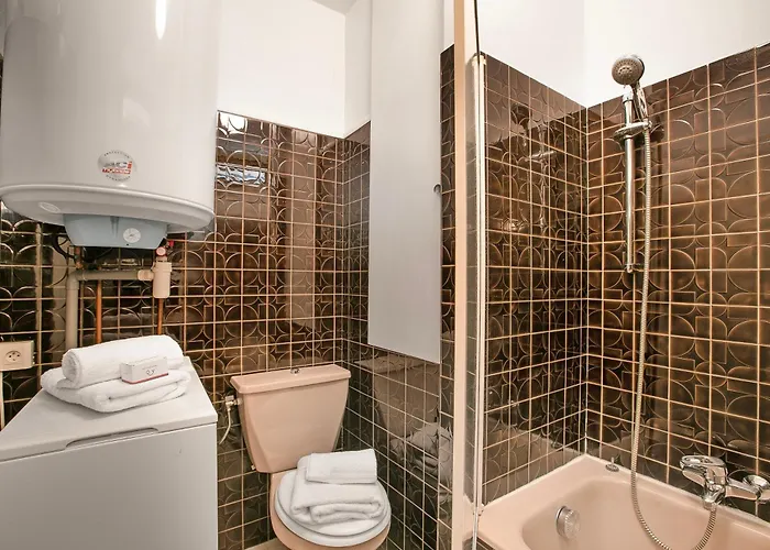 Les Oliviers - Happy